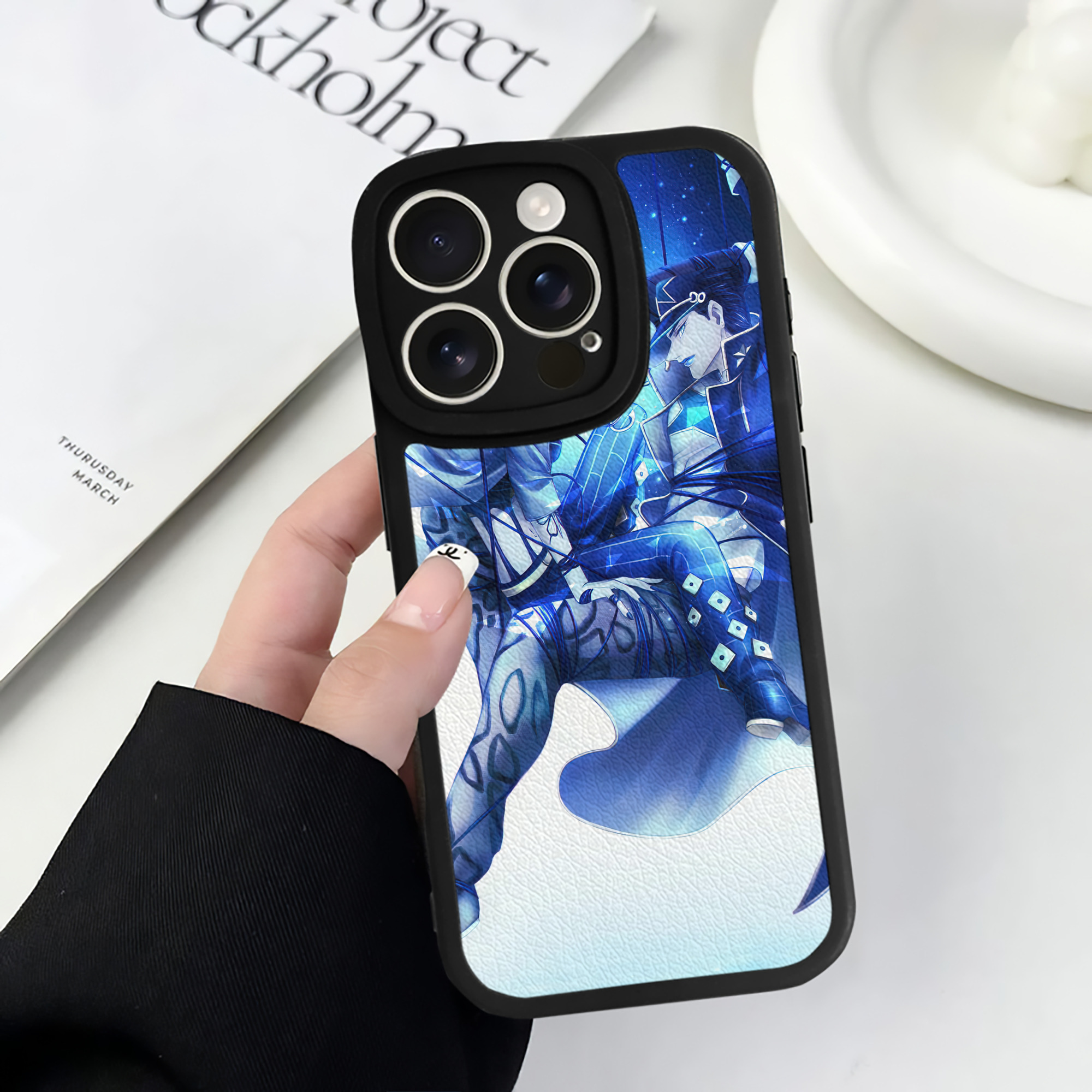 （画像用） ジョジョの奇妙な冒険 JoJo's Bizarre Adventure 【iPhone 16シリーズ対応】シリコンスマホケース（レザー調） 材質：シリコン